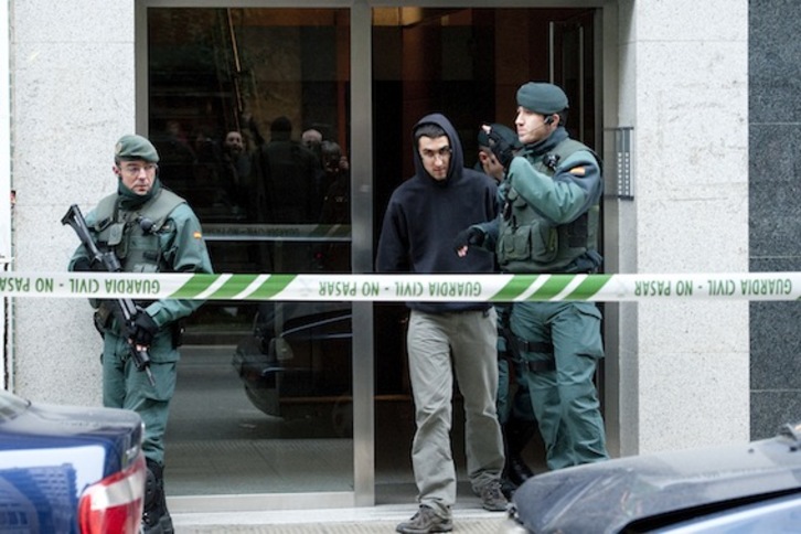Detención de Iker Moreno, el 18 de enero de 2011. (Iñigo URIZ/ARGAZKI PRESS)