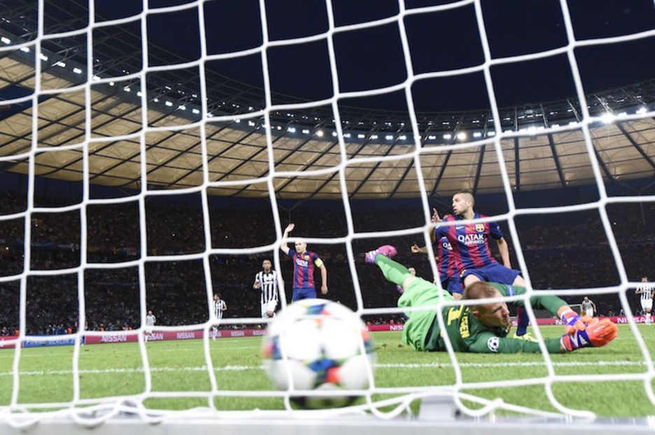 Moratak Juventusentzat berdindu du partida, Ter Stegen ezin iritsi (OLIVER LANG  | AFP)