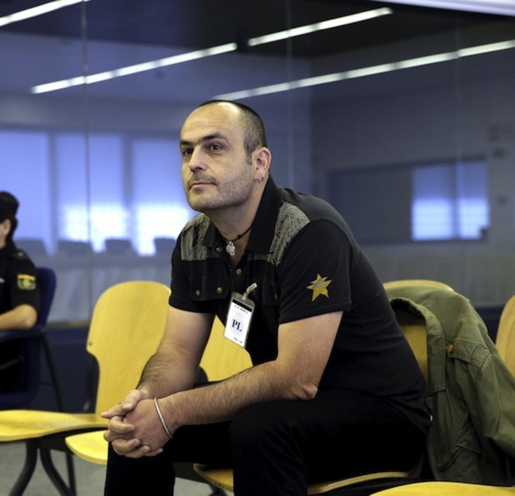 El militante de Sortu Iker Rodrigo, durante la vista en la AN. (POOL/EFE)