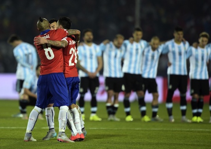 Jugadores de Chile, vencedor de la Copa América. (Juan MABROMATA/AFP PHOTO)