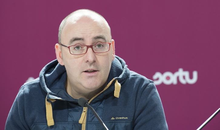 Floren Aoiz, en un acto de la Fundación Iratzar. (Gorka RUBIO/ARGAZKI PRESS)