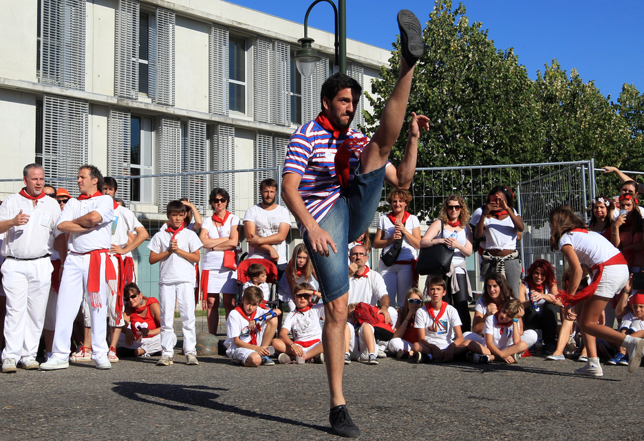 Un argentin participe par hasard à un concours de Banako.