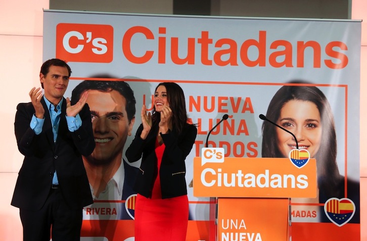 Isabel Arrimadas y Albert Rivera celebran los resultados. (César MANSO/AFP)
