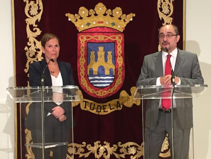 La lehendakari Uxue Barkos y el presidente de Aragón, Javier Lambán. (www.navarra.es)