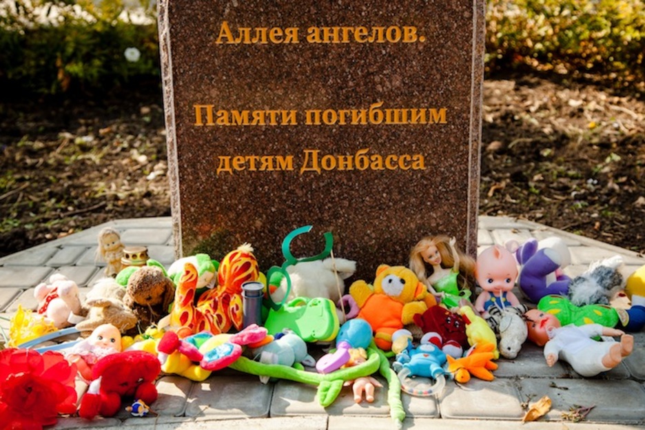 Monumento a los niños muertos en Donbass por los bombardeos del ejército ucraniano. Se calcula que al menos 200 han muerto desde el inicio del conflicto. (Juan TEIXEIRA) 