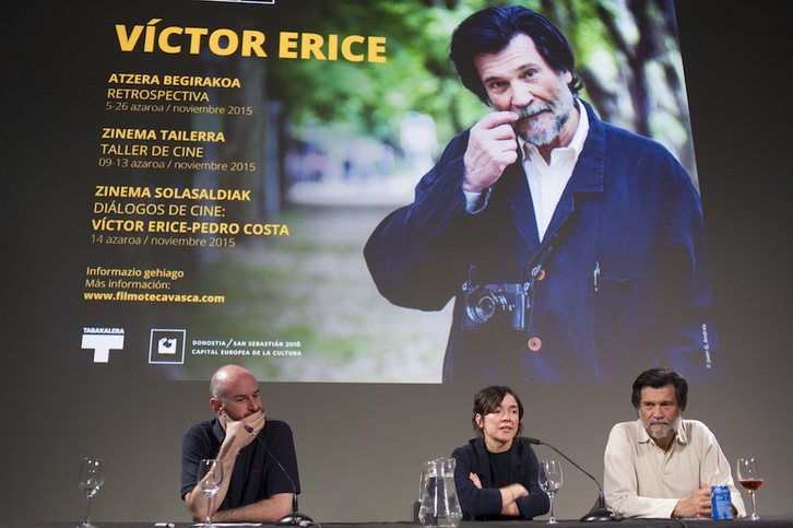 Joxean Fernández, Ane Rodríguez y Víctor Erice, en la presentación de la retrospectiva. (Juan Carlos RUIZ/ARGAZKI PRESS)