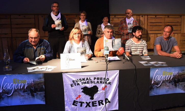 Rueda de prensa de Etxerat. (Andoni CANELLADA / ARGAZKI PRESS)