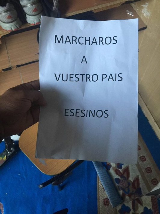 Nota aparecida en una mezquita de Gasteiz. (@halabedi)