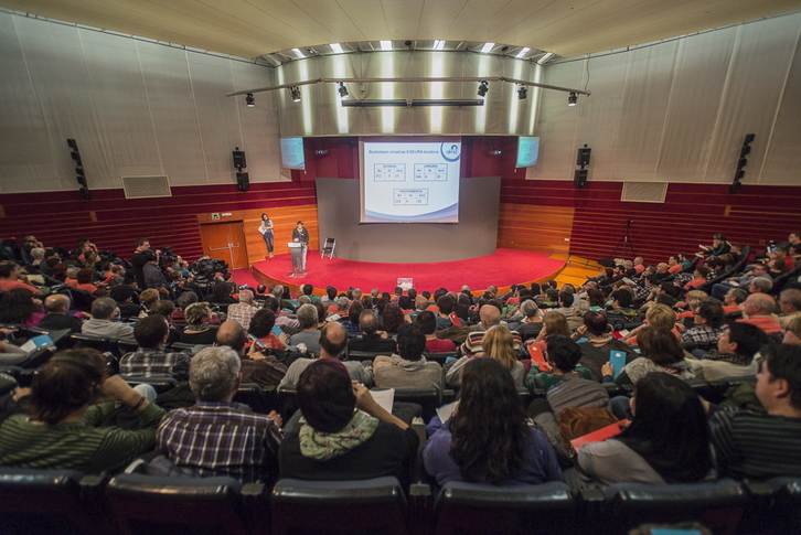 Asamblea extraordinaria de Gure Esku Dago en Gasteiz. (Jaizki Fontaneda | ARGAZKI PRESS)