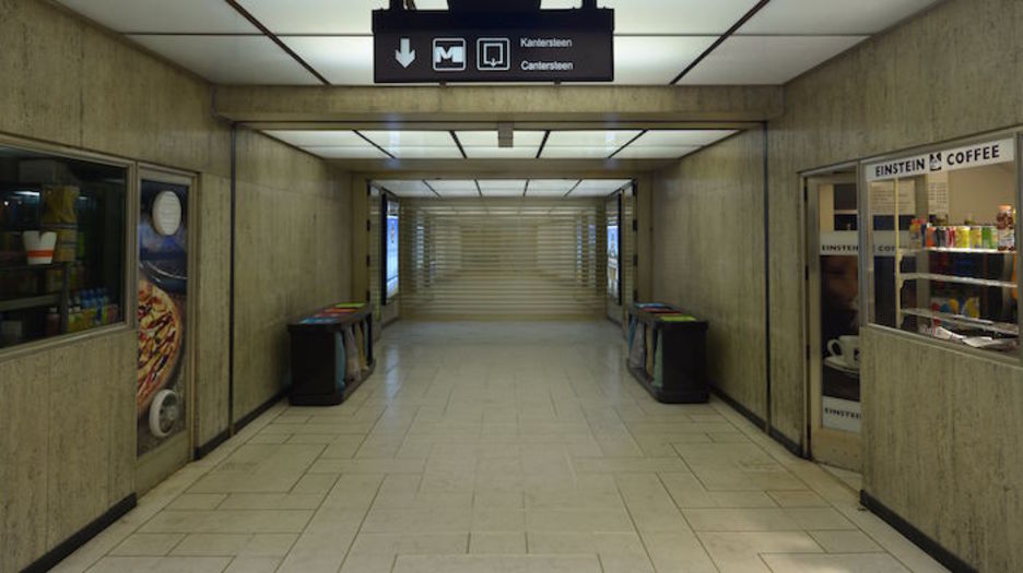 Entrada de la Estación Central del Metro (John THYS | AFP)