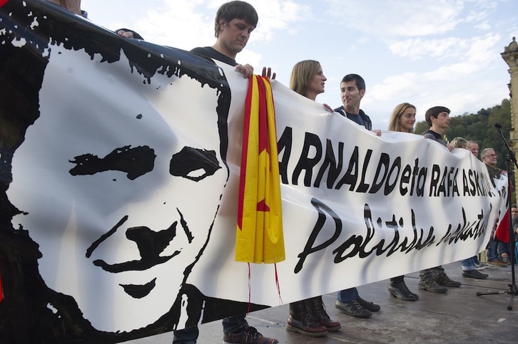 Manifestación el pasado 17 de octubre para reclamar la libertad de Otegi y Díez, ya con Zabaleta, Jacinto y Rodríguez en la calle. (Juan Carlos RUIZ/ARGAZKI PRESS)
