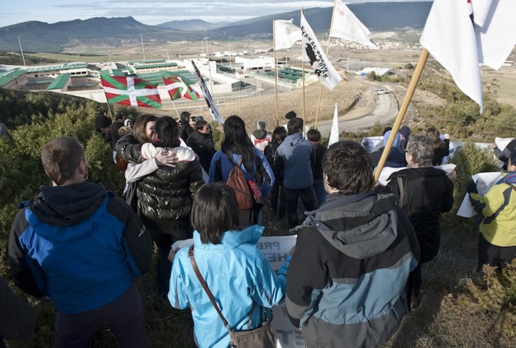 Marcha a la cárcel de Zaballa, donde los integrantes de EPPK pidieron el traslado de forma individual. (Jon HERNÁEZ/ARGAZKI PRESS)