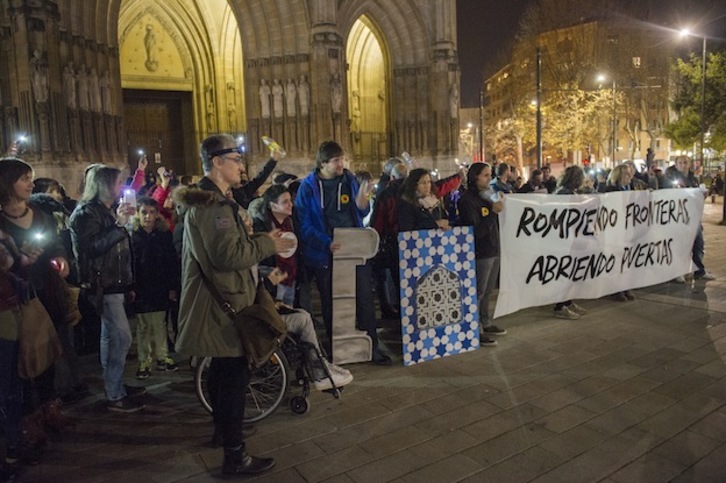 Una de las columnas que ha recorrido las calles de Gasteiz. (Juanan RUIZ / ARGAZKI PRESS)