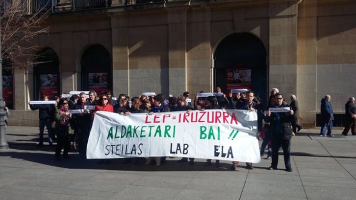 Concentración de los sindicatos en Iruñea. (@MartxeloDiaz)