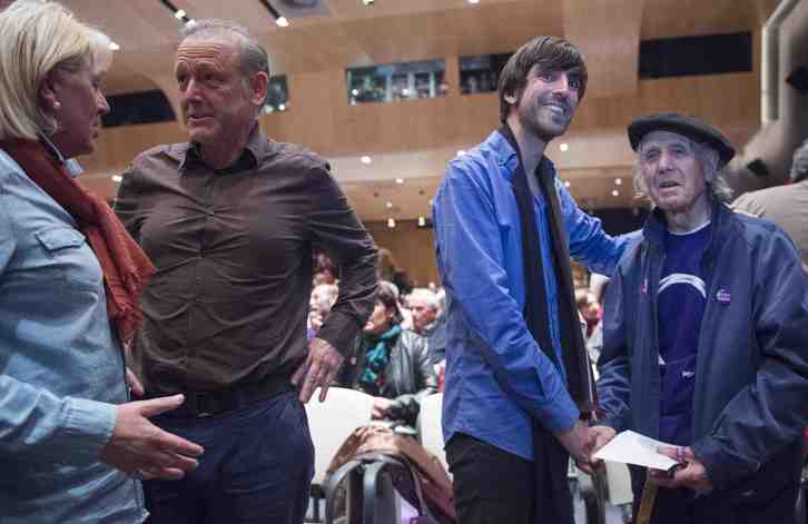 Roberto Uriarte y Eduardo Maura en el acto central de campaña de Podemos.