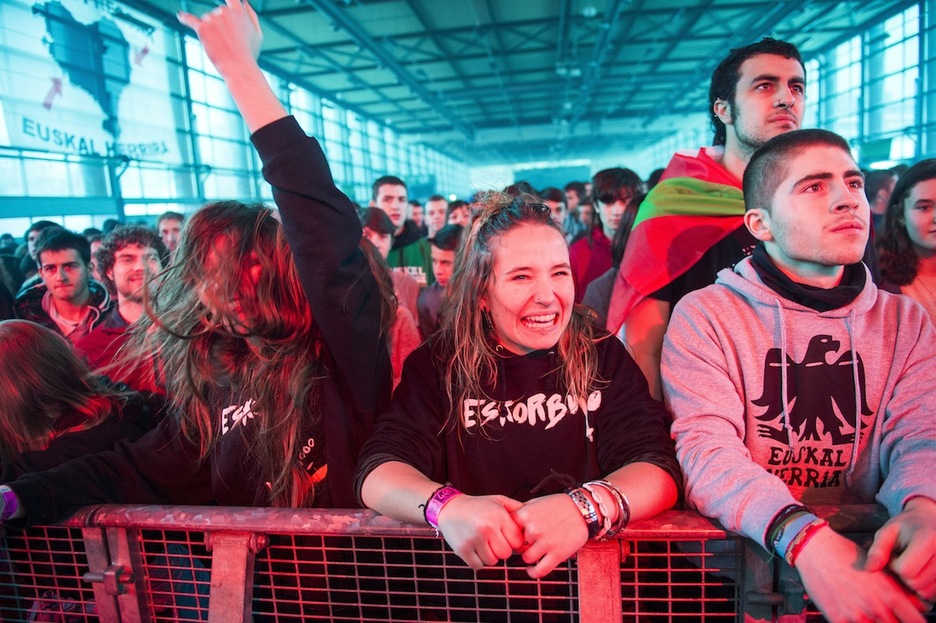 Jaia eta elkartasuna uztartuta Durangon. (Marisol RAMIREZ / ARGAZKI PRESS) Jaia eta elkartasuna uztartuta Durangon. (Marisol RAMIREZ / ARGAZKI PRESS)