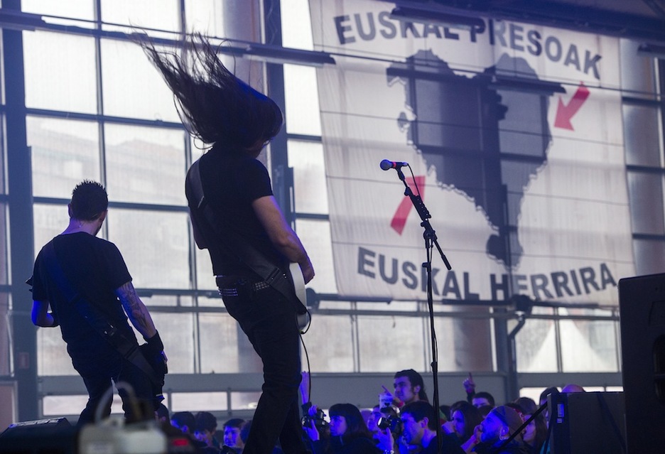 Elkartasuna nagusi 40 Minutu Rock jaialdian. (Marisol RAMIREZ / ARGAZKI PRESS) Elkartasuna nagusi 40 Minutu Rock jaialdian. (Marisol RAMIREZ / ARGAZKI PRESS)