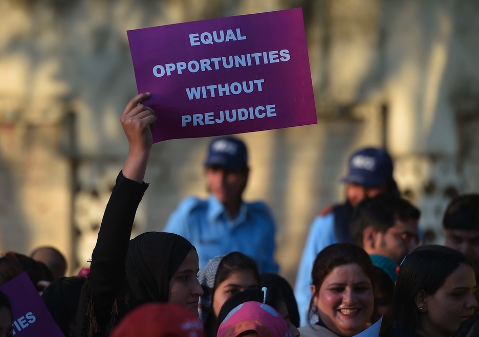 Pakistango emakumeak, aukera berdintasuna aldarrikatzen Islamabaden. (Aamir QURESHI/AFP) 