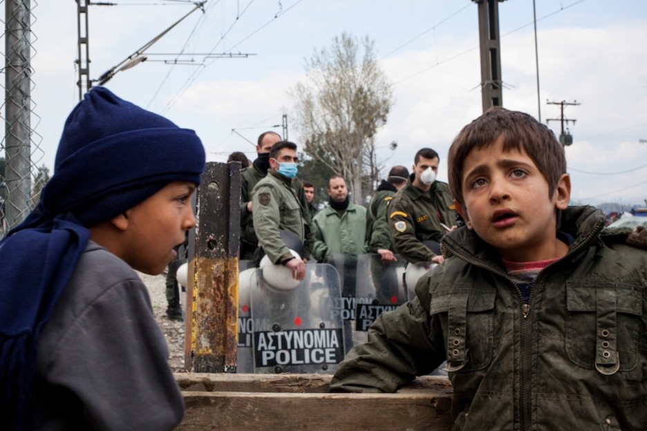 Mucha Policía y poca ayuda por parte del Gobierno griego. (Juan TEIXEIRA) Mucha Policía y poca ayuda por parte del Gobierno griego. (Juan TEIXEIRA)