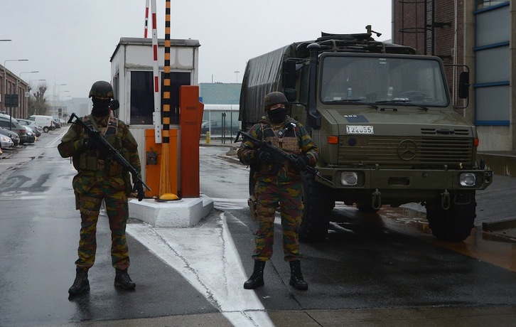 Soldados belgas en el aeropuerto de Zaventem. (John THYS / AFP)