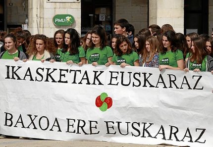 Ipar Euskal Herria: Seaska, el Liceo que imparte la enseñanza en euskara, el mejor en Francia según el Ministerio. 0402_eh_etxepare