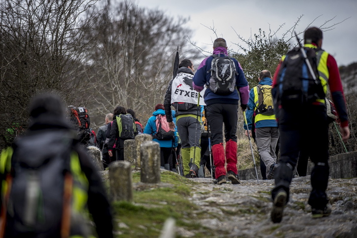 Zigoitiatik Gorbeiara igotzen. (Jaizki FONTANEDA / ARGAZKI PRESS)