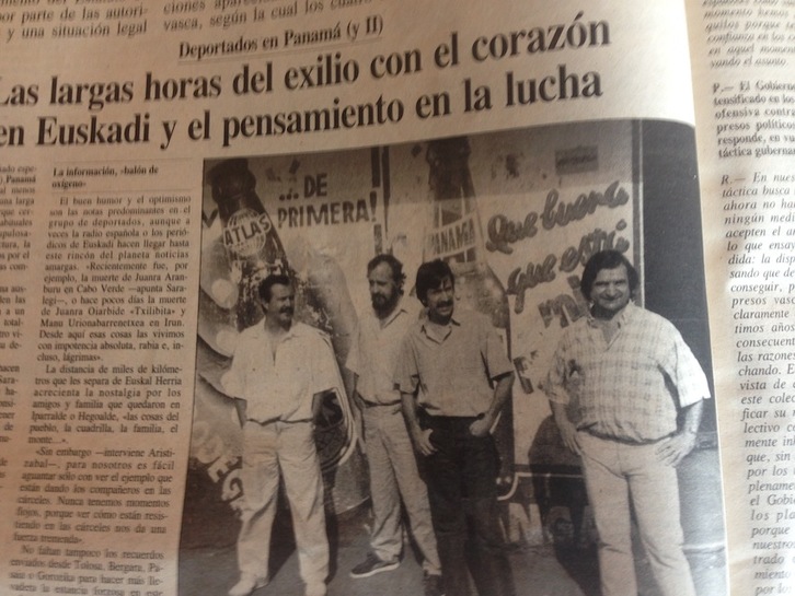 Ezkerretik hasita, Juanjo Aristizabal, Juan Carlos Arriaran, Koldo Saralegi eta Angel Aldana Panaman, 1989ko urrian, ‘Egin’i eskainitako elkarrizketan.