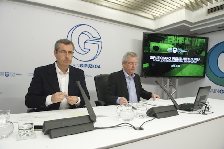 Markel Olano y José Ignacio Asensio, en una comparecencia sobre la incineradora de Zubieta. (Gorka RUBIO / ARGAZKI PRESS)