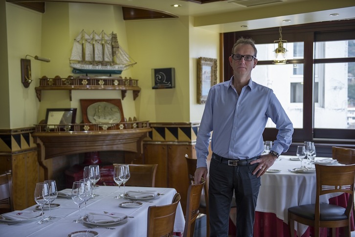 Igor Arregi, director de comedor del restaurante Kaia Kaipe de Getaria. (Andoni CANELLADA / ARGAZKI PRESS)