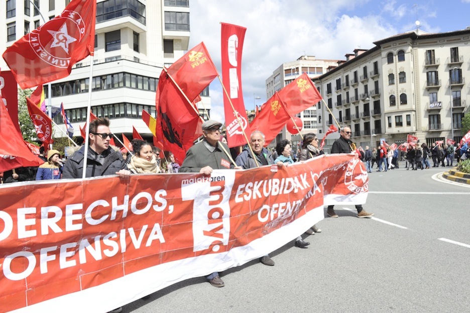 Pancarta de Gazte Komunistak en Iruñea. (Idoia ZABALETA / ARGAZKI PRESS)
