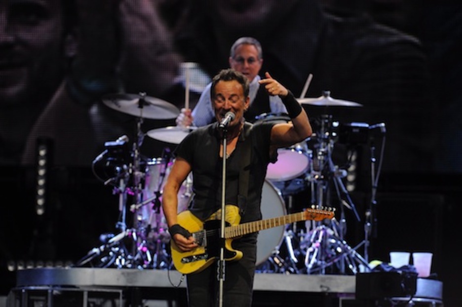 Springsteen ha saludado con un «kaixo, Donosti» a los presentes en Anoeta. (Jon URBE/ARGAZKI PRESS)
