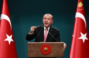 Comparecencia de Erdogan tras reunirse con su gabinete de ministros. (Adem ALTAN/AFP) 