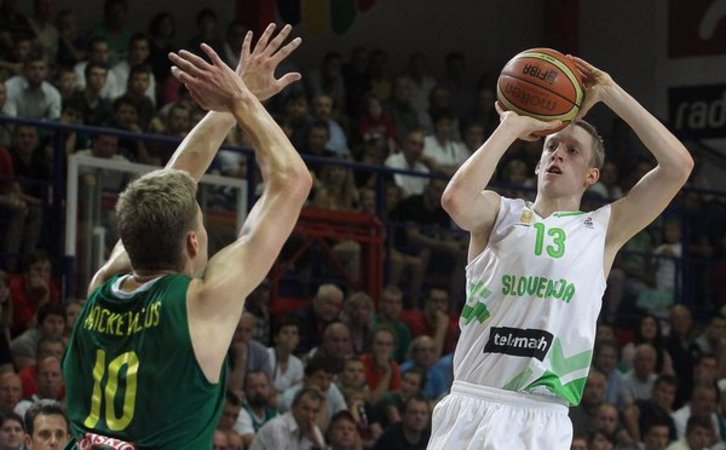 El Bilbao Basket ficha al escolta esloveno Miha Lapornik. (@CDBILBAOBASKET)