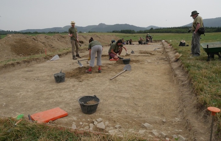 Llano entre Aurizberri y Auritz en el que se están llevando a cabo las excavaciones. (Gotzon ARANBURU)