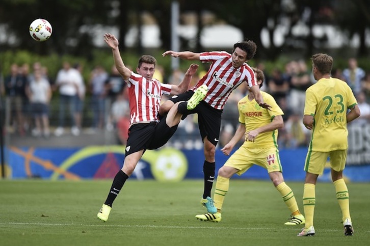 Un lance del choque entre Nantes y Athletic. (JEAN-SEBASTIEN EVRARD / AFP)