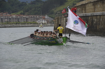 Hondarribia, vencedora en aguas de Zumaia. (Gorka RUBIO/ARGAZKI PRESS)