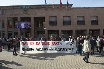 Concentración de repulsa en Barañain por la agresión ocurrida en mayo. (Iñigo URIZ/ARGAZKI PRESS)