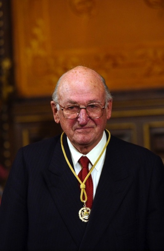 Juan Zelaia, el día en que fue galardonado con la medalla de oro de Gipuzkoa. (Andoni CANELLADA / ARGAZKI PRESS)