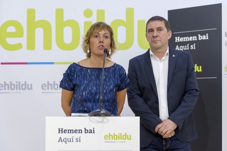 Miren Larrion, en una comparecencia junto a Arnaldo Otegi. (Juanan RUIZ/ARGAZKI PRESS)