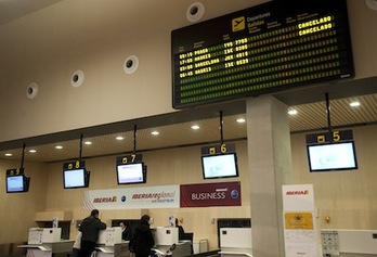 El aeropuerto de Noain tiene capacidad para un millón de pasajeros, aunque solo lo utilizan 150.000. (Jagoba MANTEROLA/ARGAZKI PRESS)