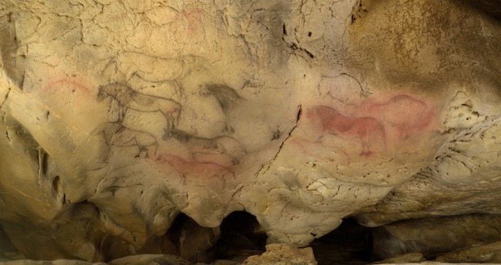 Un grupo de caballos pintados en la cueva de Ekain. (IREKIA.EUS)