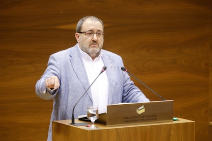José Miguel Nuin, en su intervención en el debate sobre el Estado de Nafarroa. (PARLAMENTO DE NAFARROA)