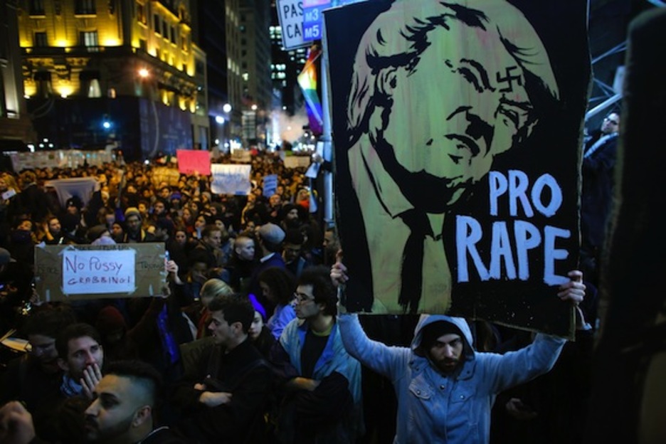 Protesta contra Trump en Nueva York. (Kena BETANCUR/AFP)