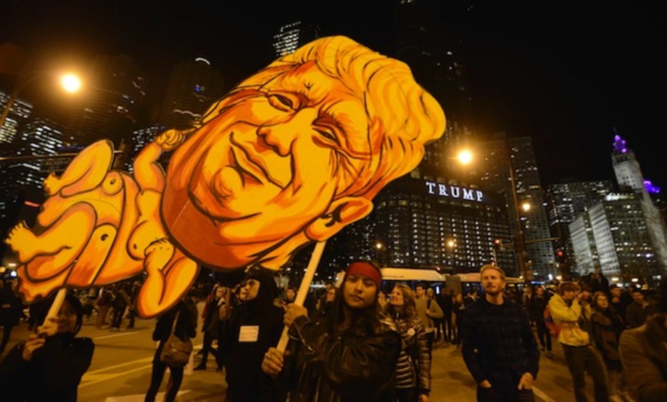 Protesta junto a la torre Trump en Chicago. (Paul BEATY/AFP)