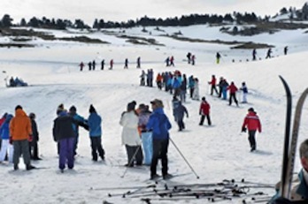 Más de 5.000 jóvenes participarán en esta campaña de esquí de fondo. (GOBIERNO DE NAFARROA)