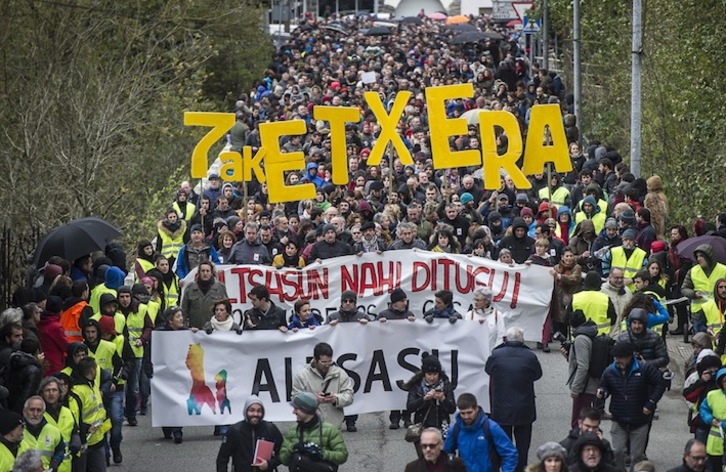 Miles de personas denunciaron el procesamiento en Altsasu. (Jagoba MANTEROLA/ARGAZKI PRESS)