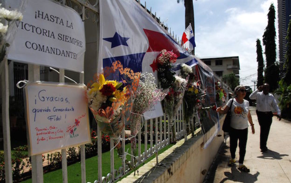 Exterior de la embajada cubana en Panamá. (AFP)
