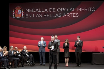 Loquillo ha sido uno de los galardonados con la Medalla de Oro al Mérito en Bellas Artes. (IREKIA)