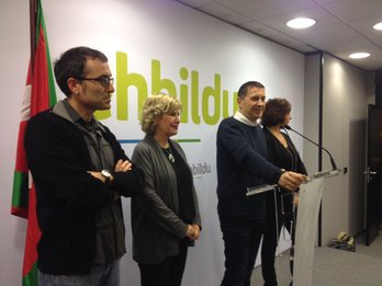 Miembros de EH Bildu, en rueda de prensa. (@ehbildu)