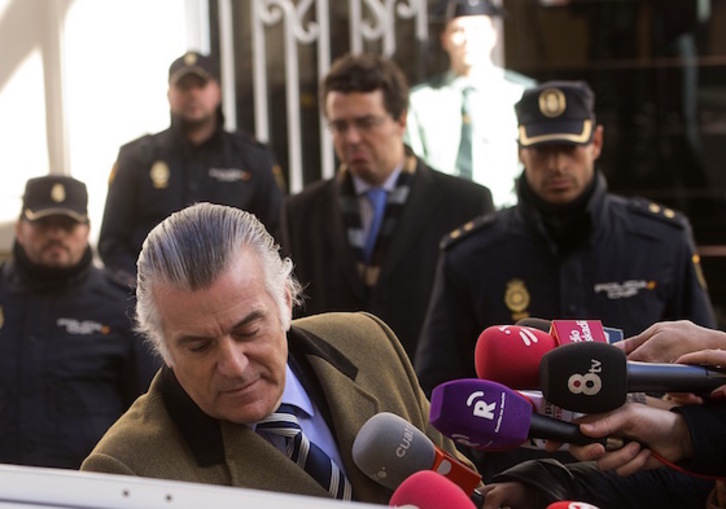 Luis Bárcenas, tras declarar ante la Fiscalía Anticorrupción. (Pierre-Philippe MARCOU/AFP)